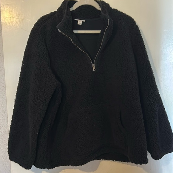 Black Sherpa jacket - Picture 1 of 3